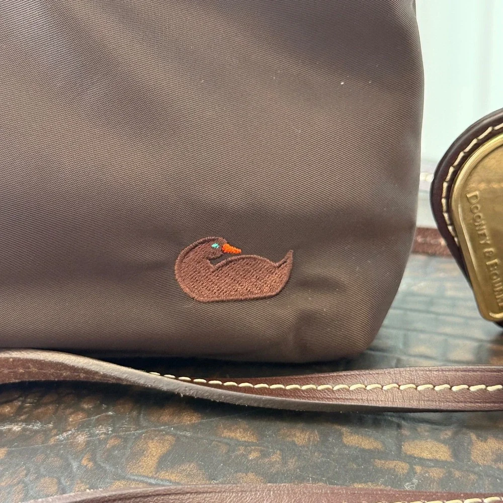 Dooney & Bourke Crossbody Bag Womens O/S Brown Excellent Nylon Leather Trim Duck